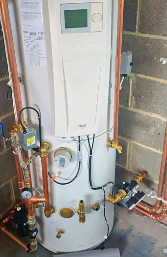 https://rivervalehotwater.com.au/uploads/2025/06/gas-hot-water-system-13675.jpg