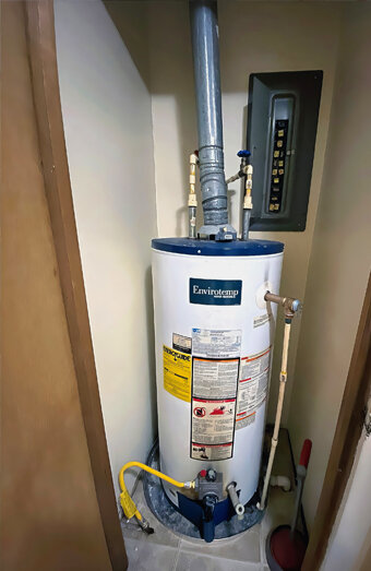 https://rivervalehotwater.com.au/uploads/2025/06/gas-hot-water-system-40702.jpg