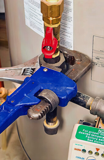 https://rivervalehotwater.com.au/uploads/2025/06/hot-water-servicing-15633.jpg